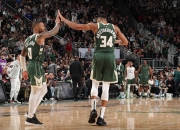 魔术惊艳全场，字母哥助攻爆棚，险胜逆转取胜！